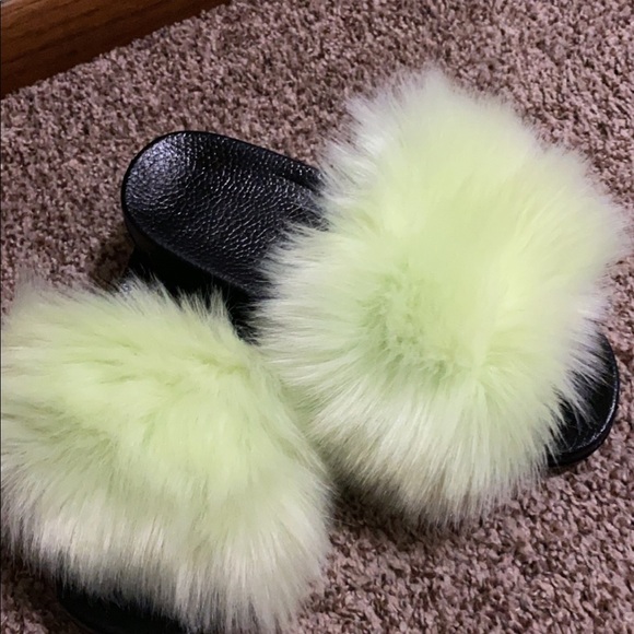 Slippers - Picture 10 of 15
